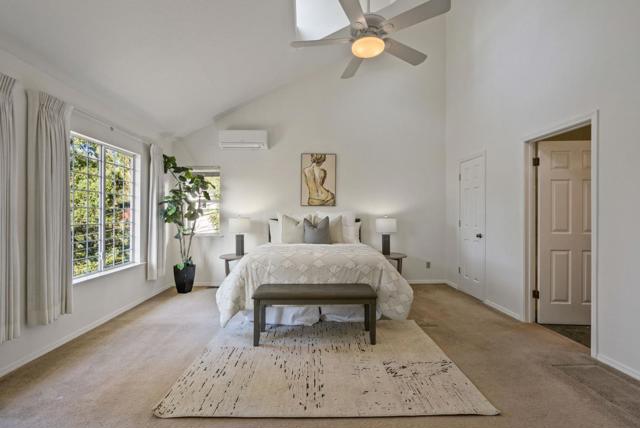 1910 Arrowhead Drive, Oakland CA: https://media.crmls.org/mediaz/180a0fbe-8620-4789-96ce-8797fdf077ed.jpg