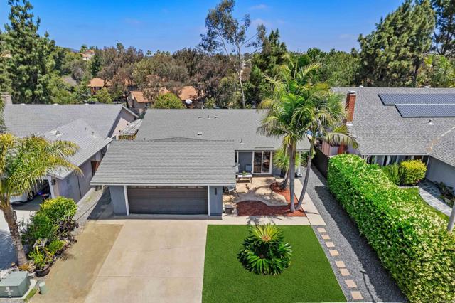 15576 Paseo Ajanta, San Diego CA: https://media.crmls.org/mediaz/180ac7b2-5e15-43d5-8ffb-7629d56cab7b.jpg