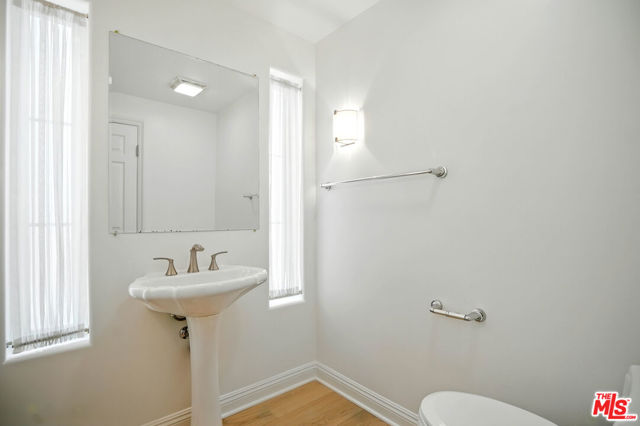 6440 Lunita Road, Malibu CA: https://media.crmls.org/mediaz/180b303e-f1d5-4154-b494-016d4bdaf49f.jpg