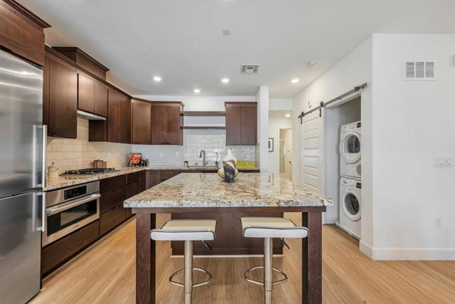 211 Spire, Fremont CA: https://media.crmls.org/mediaz/180b48a8-af83-4c57-b102-19a1ec0ab81b.jpg