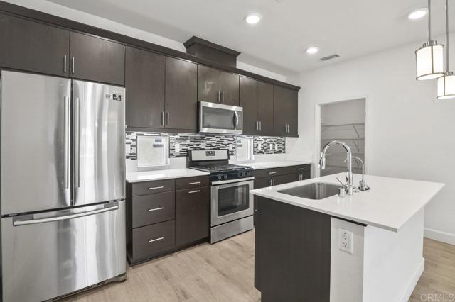 5140 Calle Sand Arch, San Diego CA: https://media.crmls.org/mediaz/180b6a93-7b99-4a11-99b1-c8d2be43a507.jpg