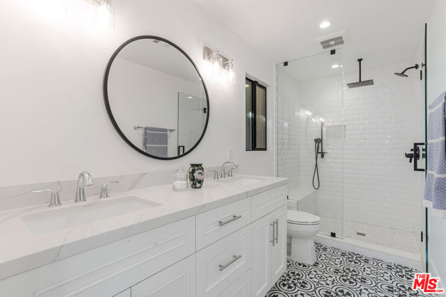 3850 Udell Court, Los Angeles CA: https://media.crmls.org/mediaz/180b9833-8f44-4cca-b04b-0d714d88fce2.jpg