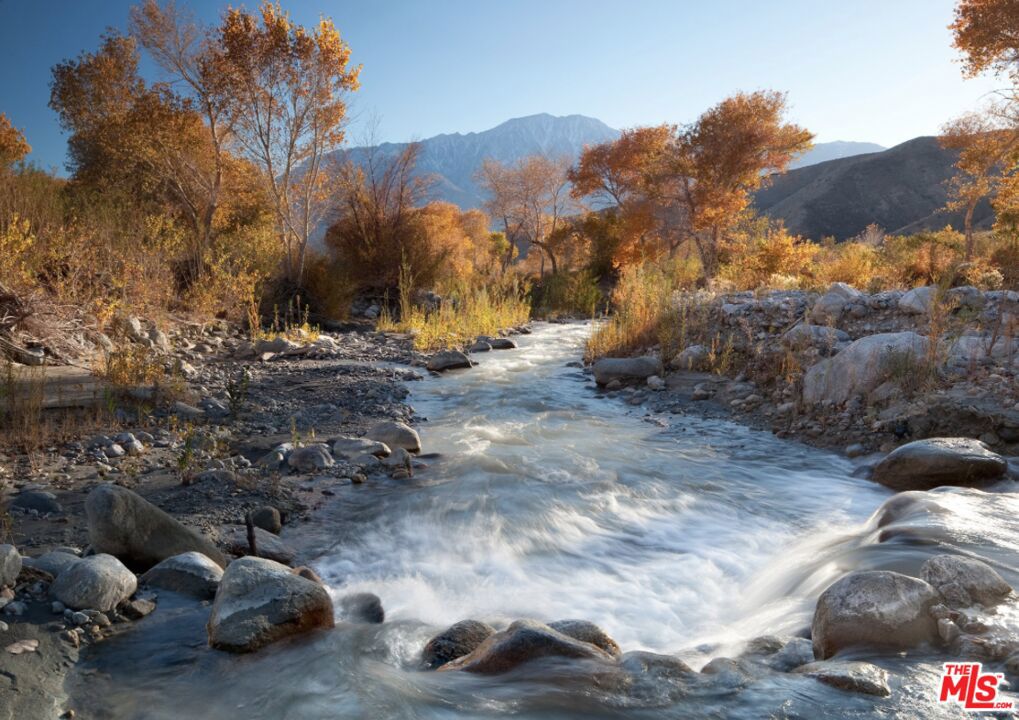 https://media.crmls.org/mediaz/180be268-941f-4e6a-8fc4-75156b4bd671.jpg?preset=X-Large