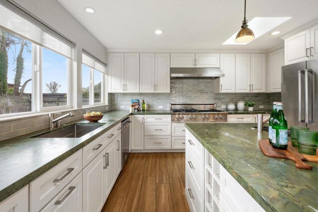 231 Virginia Avenue, Moss Beach CA: https://media.crmls.org/mediaz/180be85d-5dcb-47b2-b18e-3e4ff17c2c44.jpg