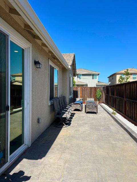 1460 Waterwheel Lane, Hollister CA: https://media.crmls.org/mediaz/180c22d3-2fc8-4e55-886f-5132e223409a.jpg