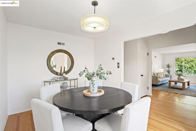 1009 Richmond st, El Cerrito CA: https://media.crmls.org/mediaz/180cf5cd-d575-4eb5-b2f4-9cdb09684086.jpg