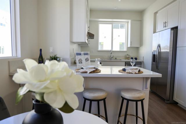5282 Naranja Street 10, San Diego CA: https://media.crmls.org/mediaz/180d22ae-6fdc-415a-b5ae-70753b9ef80f.jpg