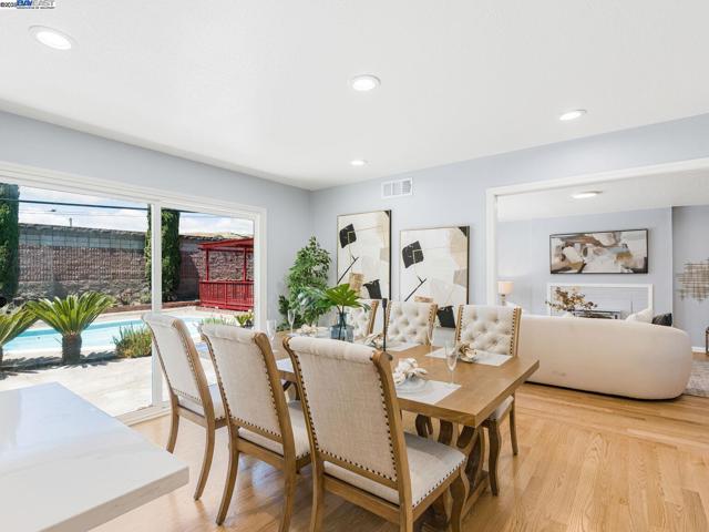 8612 Wicklow Ln, Dublin CA: https://media.crmls.org/mediaz/180d32d9-a59a-49ea-8e46-970b96cc81f6.jpg