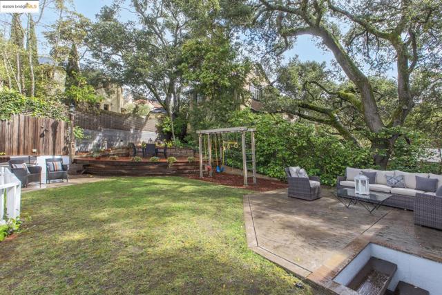 1 Brookside Avenue, Berkeley CA: https://media.crmls.org/mediaz/180de05e-418c-4243-b8b2-a5b5a33de74c.jpg