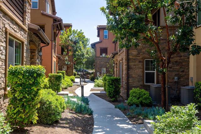 2770 Sparta Rd, Chula Vista CA: https://media.crmls.org/mediaz/180e3de0-1d1c-43ef-b19f-90c0dae6ee5f.jpg
