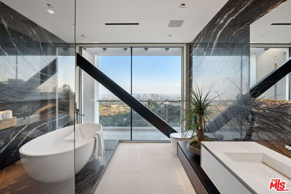 MLS #25488287 img 36