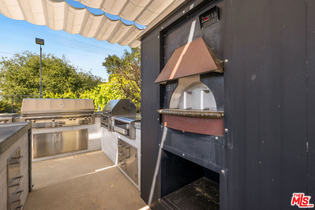 3144 Corda Drive, Los Angeles CA: https://media.crmls.org/mediaz/180f967c-83a8-4abb-bb62-3092490de7dc.jpg