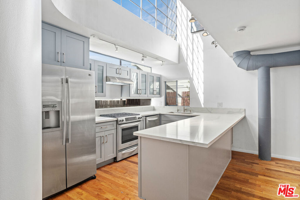 1015 Marine Street #4