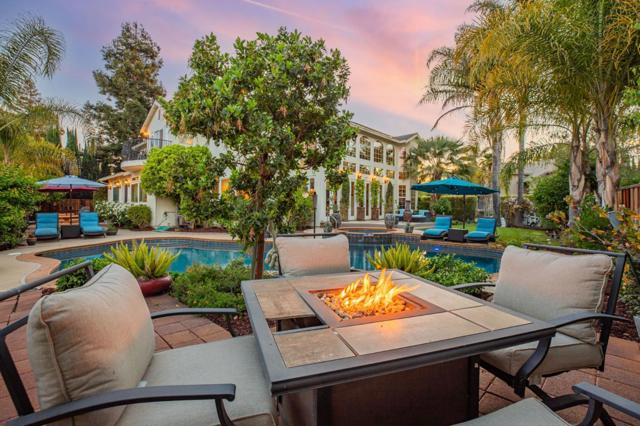 290 Bonnie Lane, Hollister CA: https://media.crmls.org/mediaz/1810395e-c3a2-4585-a653-4f252f6b4879.jpg