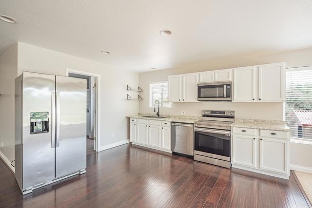 11112 Calgary Way, Valley Center CA: https://media.crmls.org/mediaz/1810467b-e358-4b50-8849-e2355999ffb3.jpg