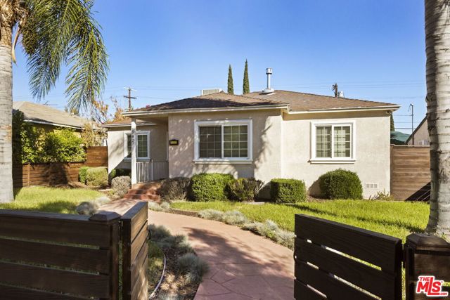17827 Burbank Boulevard photo 3