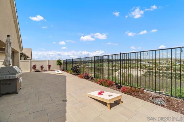 32082 Sedge Way, Temecula CA: https://media.crmls.org/mediaz/1810e521-2a27-47fd-ab2c-84c197e018fa.jpg