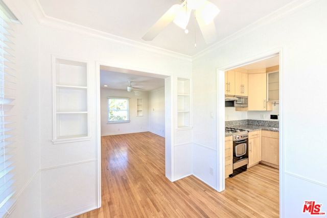1030 5th Street, Santa Monica CA: https://media.crmls.org/mediaz/18111c65-664c-4ab0-9e97-3bce249ab361.jpg