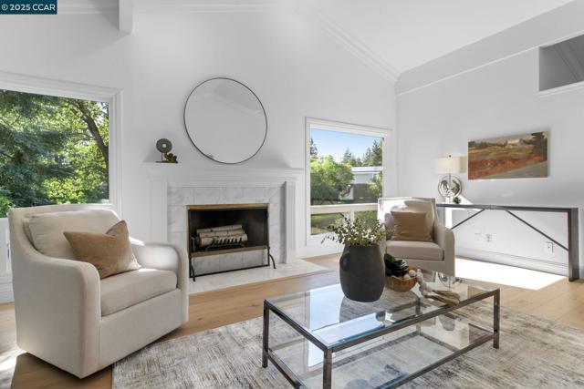 120 Heritage Oaks Pl, Alamo CA: https://media.crmls.org/mediaz/18116265-1e61-4be9-8593-cd3ce2301eb9.jpg