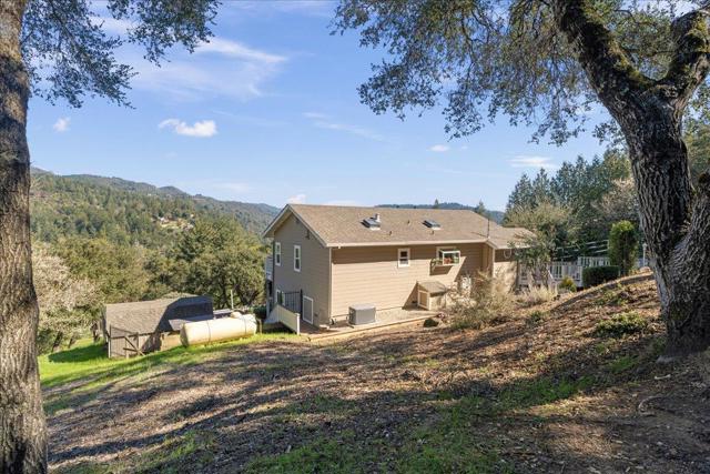 25400 Radonich Road, Los Gatos CA: https://media.crmls.org/mediaz/1811b19c-d3eb-46cd-8f29-7c93e100a54e.jpg