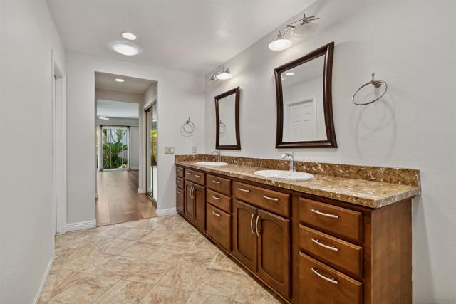 1608 Caminito Asterisco, La Jolla CA: https://media.crmls.org/mediaz/1811e95f-cfa7-42b0-a5db-b60c10f28efe.jpg