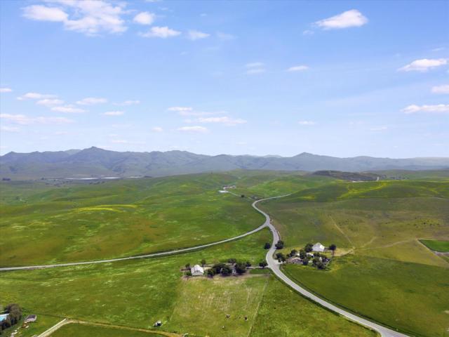2000 John Smith, Hollister CA: https://media.crmls.org/mediaz/1811f58f-7797-4855-b6d5-eac0fc27ab83.jpg