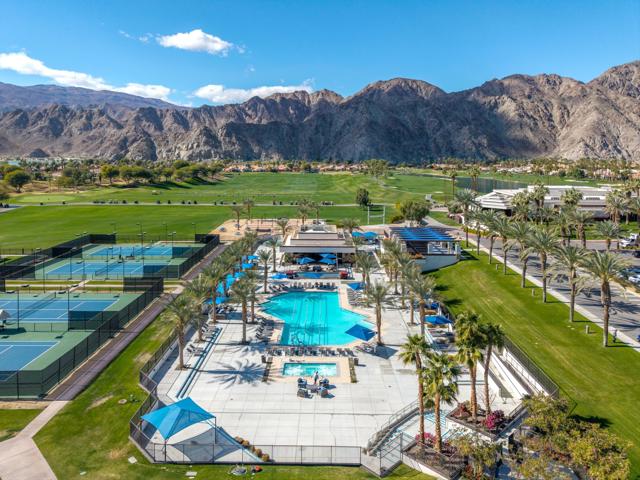 79798 Olympia, La Quinta CA: https://media.crmls.org/mediaz/18124e2d-9dd1-49ca-a75c-dbd37dbcd397.jpg