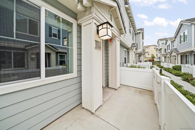 524 Surfbird Lane, Imperial Beach CA: https://media.crmls.org/mediaz/1812b601-8762-4253-8edb-8ef5eaf34cb0.jpg