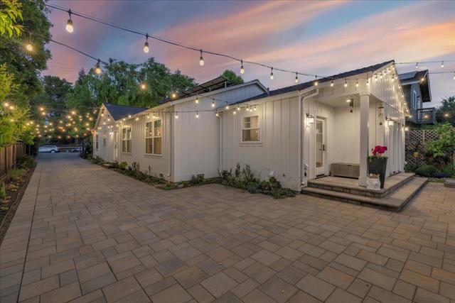 15415 Winchester Boulevard, Monte Sereno CA: https://media.crmls.org/mediaz/1812d70d-fa40-4652-9e9c-23de2fe44ced.jpg