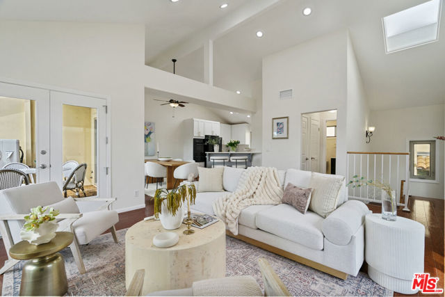 535 East Walnut Avenue, B photo 19