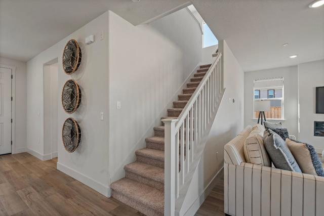191 Scarlett Way, Hollister CA: https://media.crmls.org/mediaz/18136b5c-f371-43f0-a798-8384d014ac6e.jpg