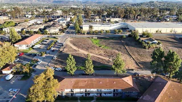 1 Roberston, Ramona CA: https://media.crmls.org/mediaz/18136cff-909d-46fd-85b5-f9ccadd3ecff.jpg