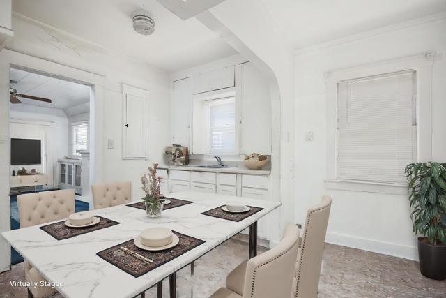 4276 35Th St, San Diego CA: https://media.crmls.org/mediaz/1813d70d-4b36-4452-bb67-ef024fa76b4d.jpg