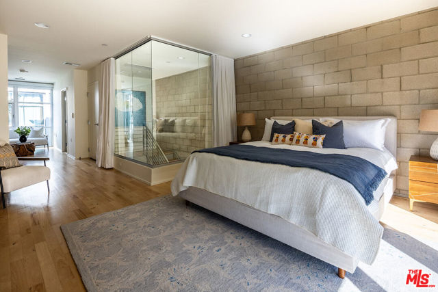 Image 5 of 15 For 3450 Cahuenga Boulevard 405