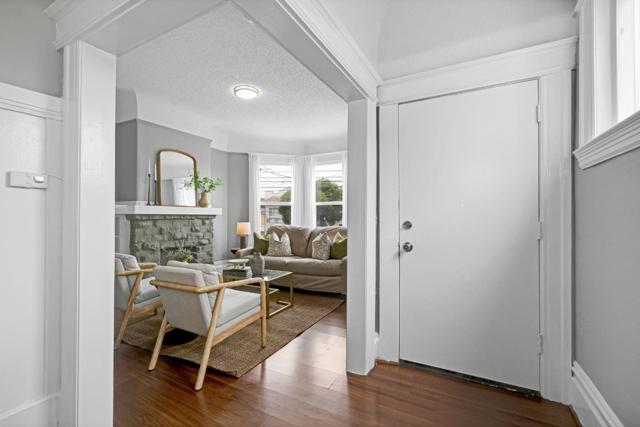 451 Winchester Street, Daly City CA: https://media.crmls.org/mediaz/18142920-9d57-499e-84e0-0bdc631a5724.jpg