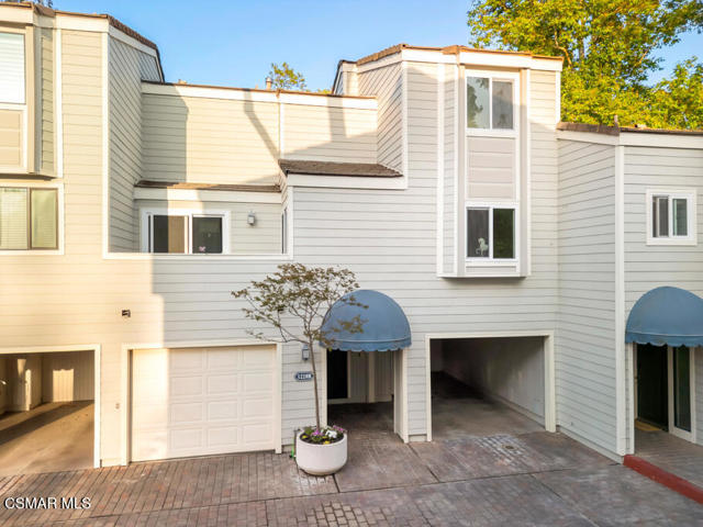 1228 S Westlake Boulevard, Westlake Village CA: https://media.crmls.org/mediaz/18148d34-4b93-41f0-ac07-16082ef9cc70.jpg