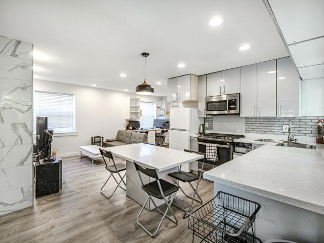 507 Market Street, Santa Cruz CA: https://media.crmls.org/mediaz/1814a9d0-4638-4214-907b-a22653b3a87f.jpg