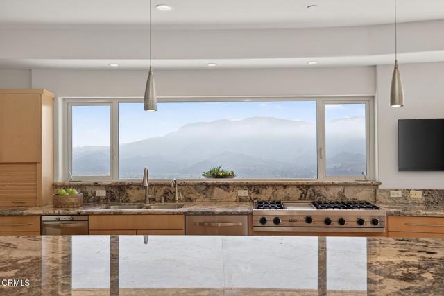 Detail Gallery Image 16 of 55 For 864 Montclair Dr, Santa Paula,  CA 93060 - 4 Beds | 4/1 Baths