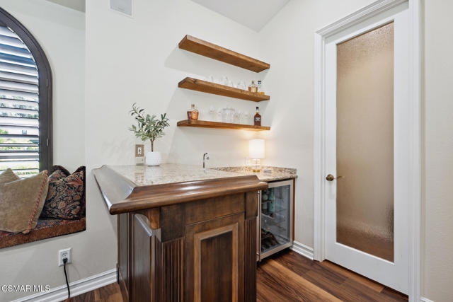 684 Noble Road, Simi Valley CA: https://media.crmls.org/mediaz/181525cc-cb65-47a6-a230-14508f9de4b9.jpg