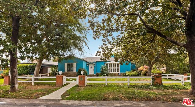 12154 Morrison Street photo 1
