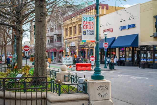 318 Soquel Avenue, Santa Cruz CA: https://media.crmls.org/mediaz/1816127c-9c25-401b-b590-c1f989189e26.jpg