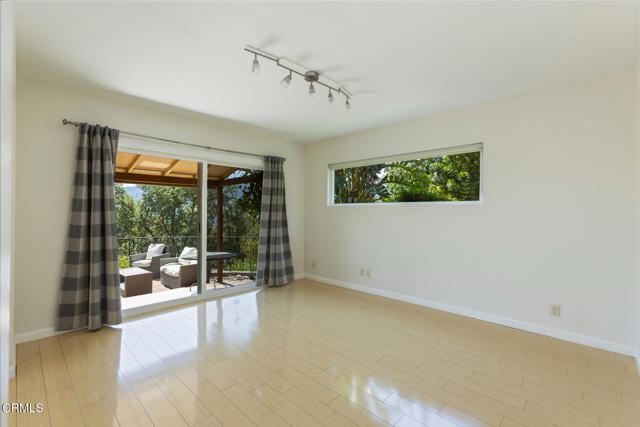Detail Gallery Image 16 of 40 For 1932 Hilldale Dr, La Canada Flintridge,  CA 91011 - 4 Beds | 2/1 Baths