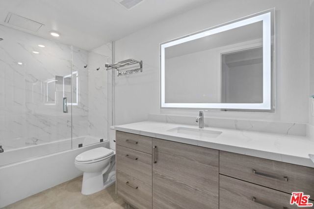 5245 Santa Monica Boulevard, Los Angeles CA: https://media.crmls.org/mediaz/1817e3ea-f4aa-4126-86a8-205380233bac.jpg