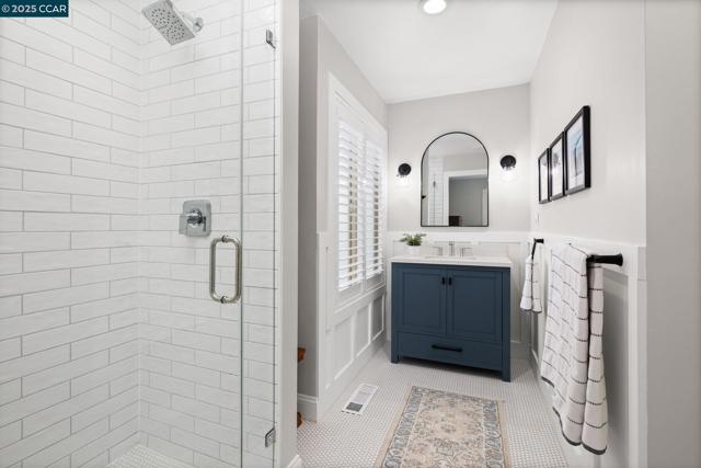 685 Saint George Rd, Danville CA: https://media.crmls.org/mediaz/1817e72e-f3f2-41c7-9e41-1ab846b71679.jpg