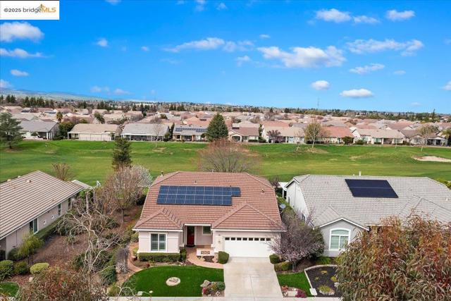 625 Pomona Dr, Brentwood CA: https://media.crmls.org/mediaz/18186dce-8df2-4a8e-85e0-c572ae53a903.jpg