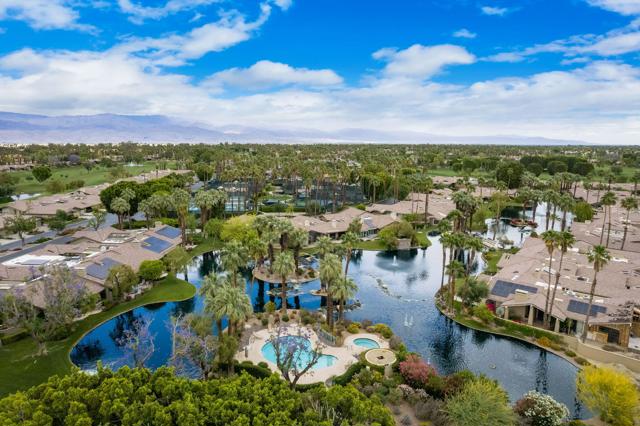 162 Lost River Drive, Palm Desert CA: https://media.crmls.org/mediaz/181874f3-0055-4483-b91f-ca95e99ed0fa.jpg