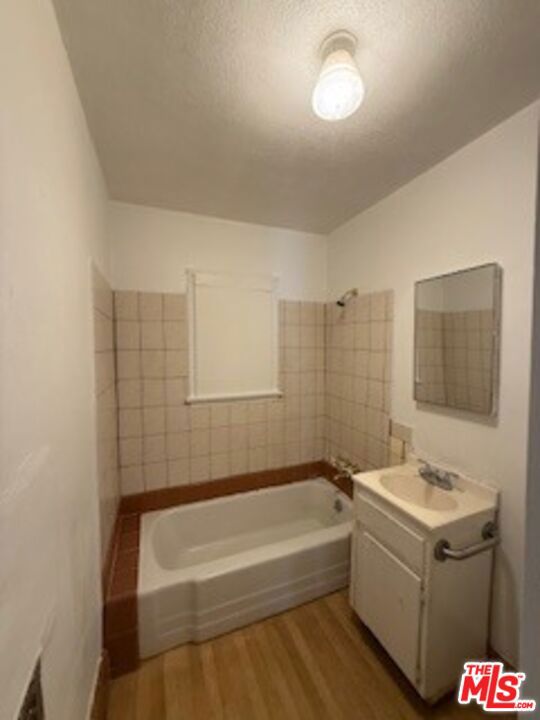 13103 Vaughn Street photo 8