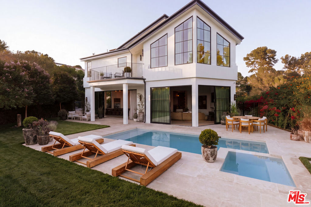 1122 La Altura Road — Contemporary