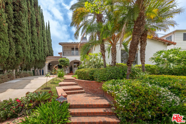 475 S Rodeo Drive, Beverly Hills CA: https://media.crmls.org/mediaz/18196688-a82b-419f-a73f-af7db828e8a4.jpg