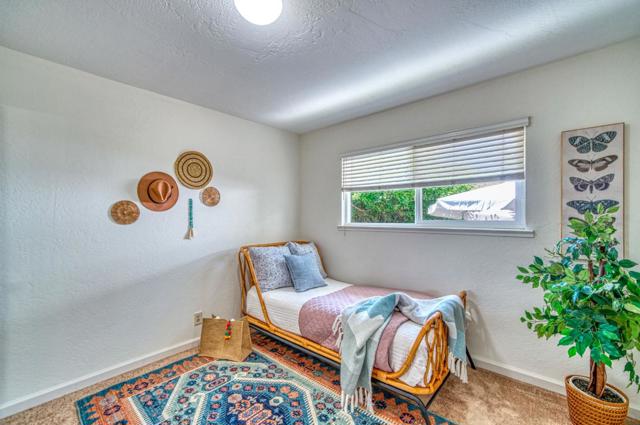 1422 Broadway, Santa Cruz CA: https://media.crmls.org/mediaz/1819f082-193b-4db4-816f-99bca35cb3d4.jpg